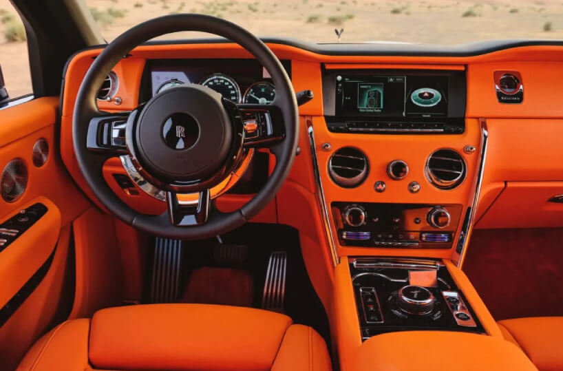 Rent Rolls-Royce Cullinan Interior