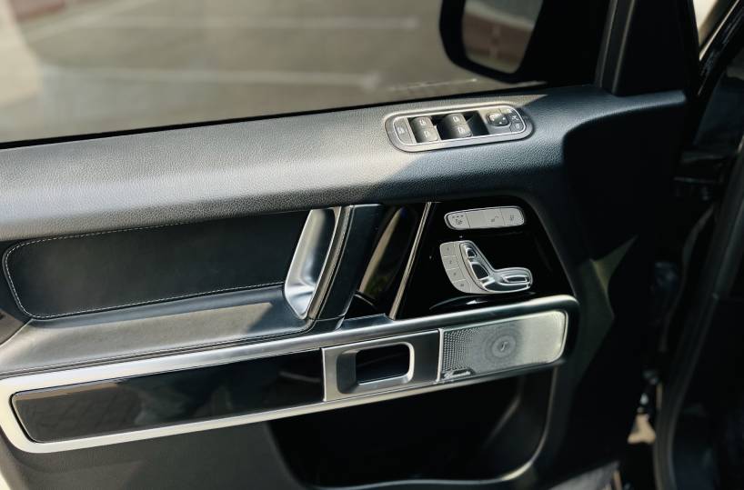 Rent Mercedes Benz AMG G800 Brabus in Dubai Door Switches