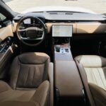 Rent Range Rover Vogue in Dubai Interior
