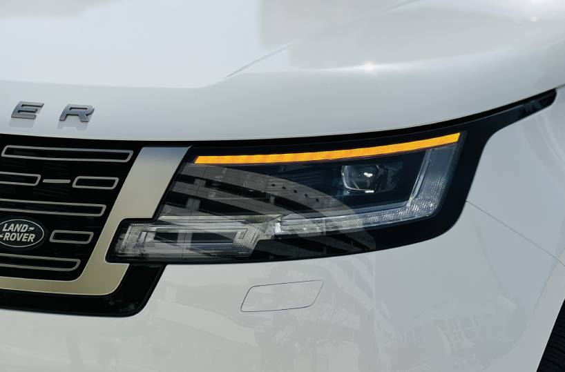 Rent Range Rover Vogue in Dubai headlight