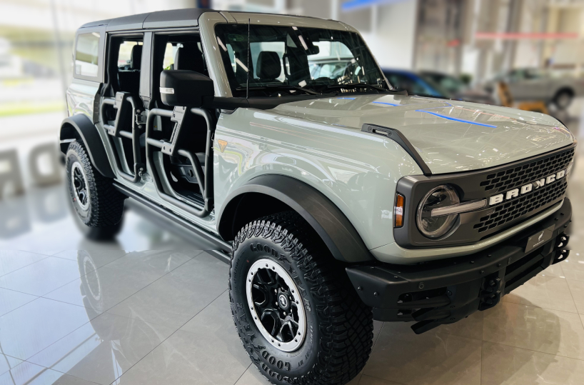 Rent Ford Bronco in Dubai side view