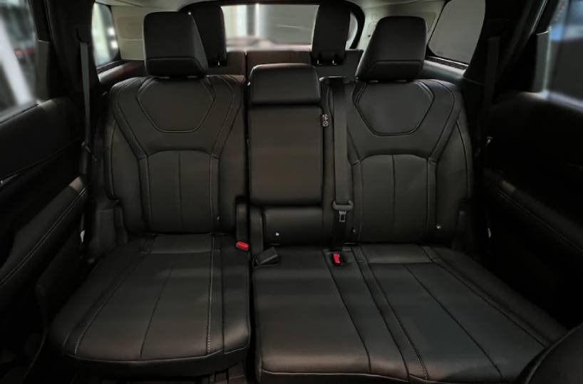 Rent Infiniti QX 60 in Dubai back seats