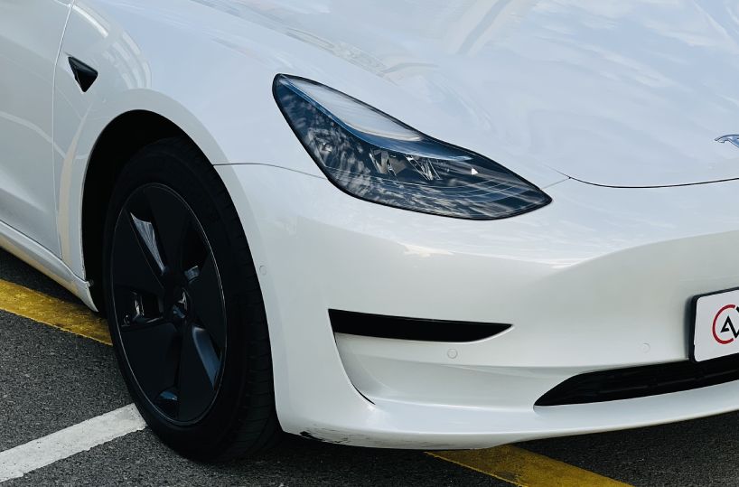 Rent Tesla Model 3 in Dubai (1)
