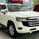 Rent Toyota Land Cruiser in Dubai (2)